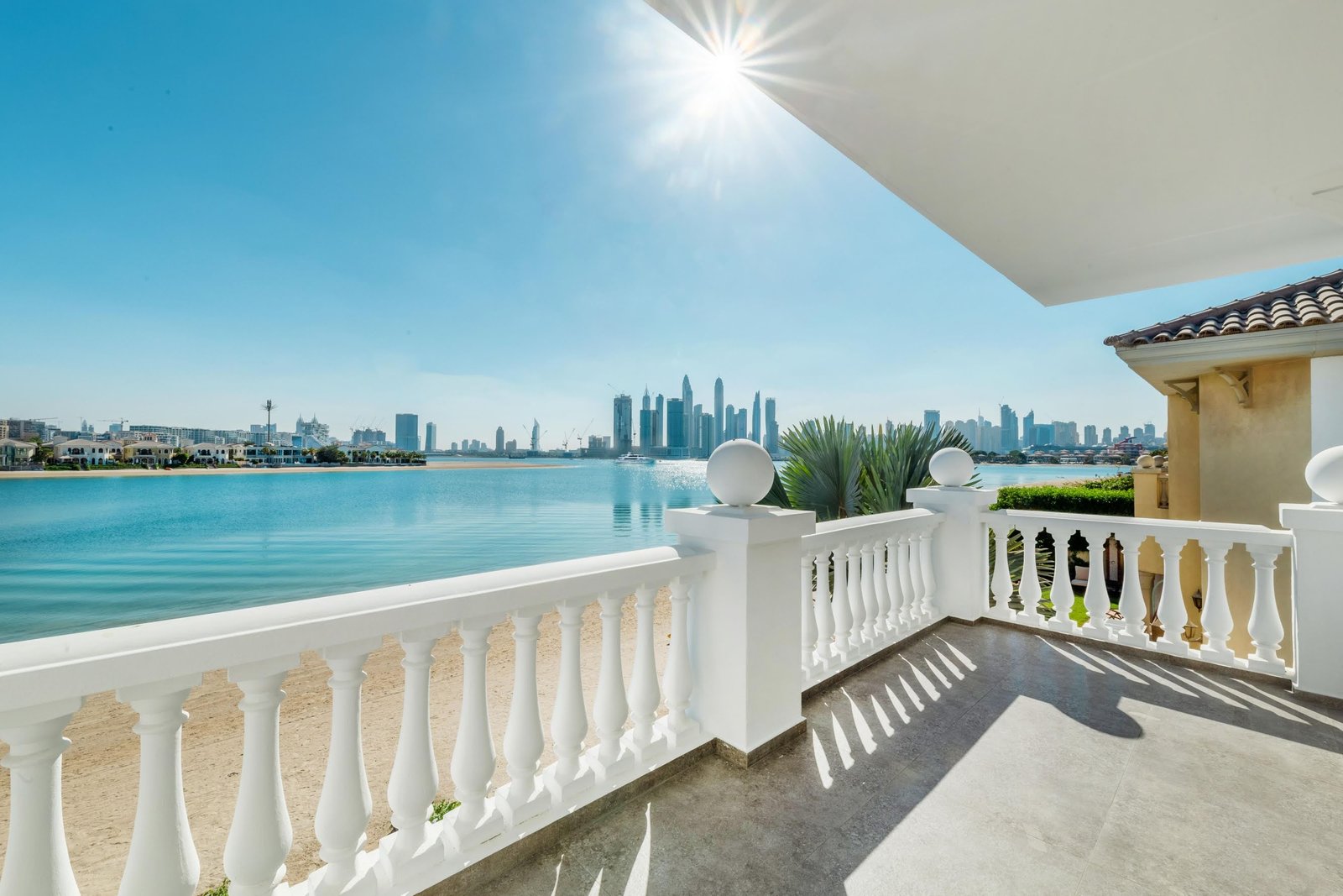 6 Bedroom Villa O FROND at the Palm Jumeirah full screen image
